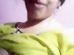 Aunty show her boobs