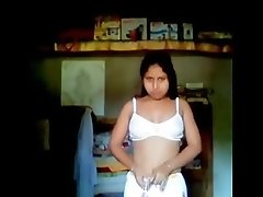 hot desi cam girl showing boobs