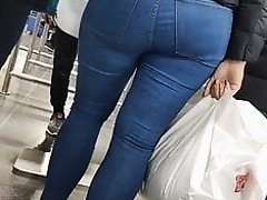 Big ass girls in tght jeans