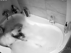 Taking a bath on a hidden camera - Voyeur