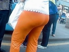 Big ass mature milfs in tight pants