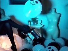 Popping Balloons in 10 inch High Heels LOONER FETISH Balloon Pop