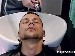 Hairdresser Vinna Reed gets fucked by her customer